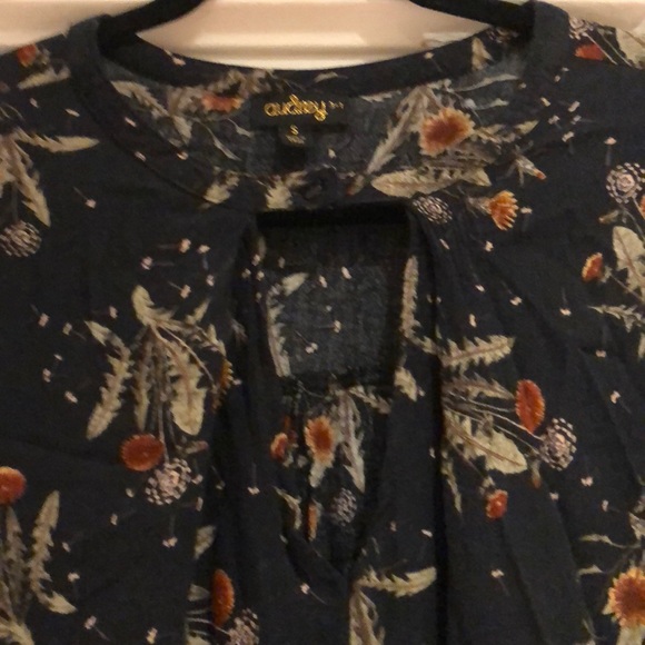 Fall Keyhole Tunic - Picture 3 of 6